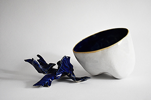 Blue and white glazed decorative ceramic vase